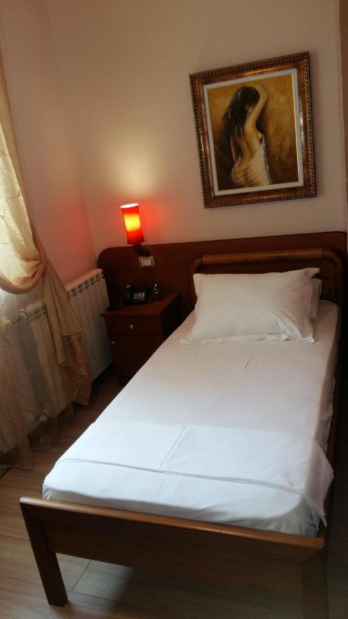 Drini Hotel Rrashbull Экстерьер фото