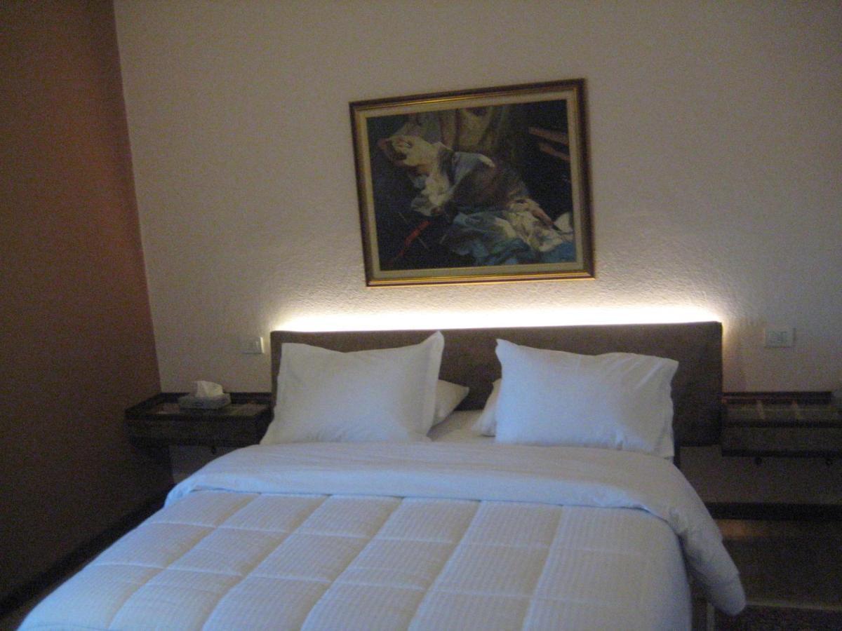 Drini Hotel Rrashbull Экстерьер фото