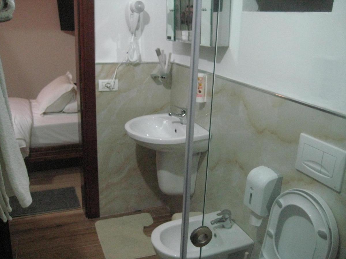 Drini Hotel Rrashbull Экстерьер фото