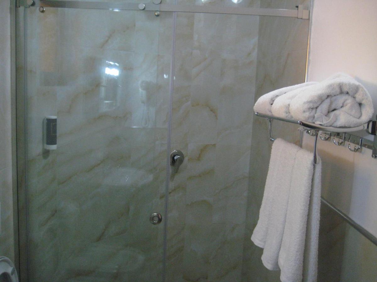 Drini Hotel Rrashbull Экстерьер фото