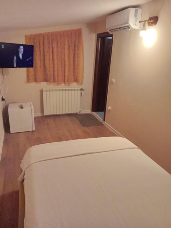 Drini Hotel Rrashbull Экстерьер фото