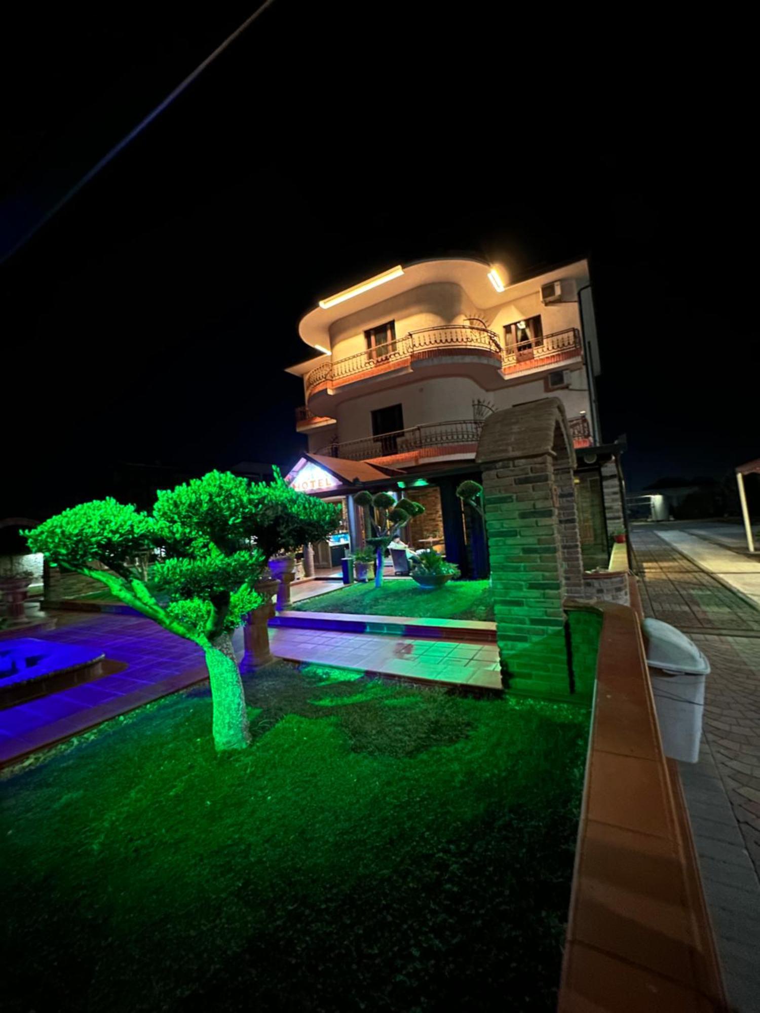 Drini Hotel Rrashbull Экстерьер фото