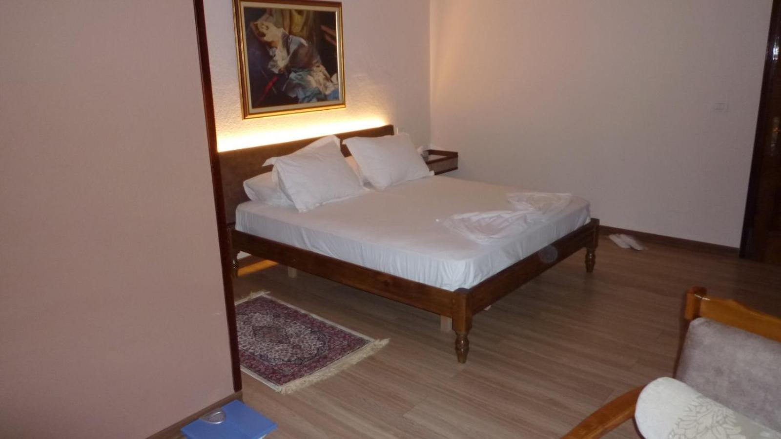 Drini Hotel Rrashbull Экстерьер фото