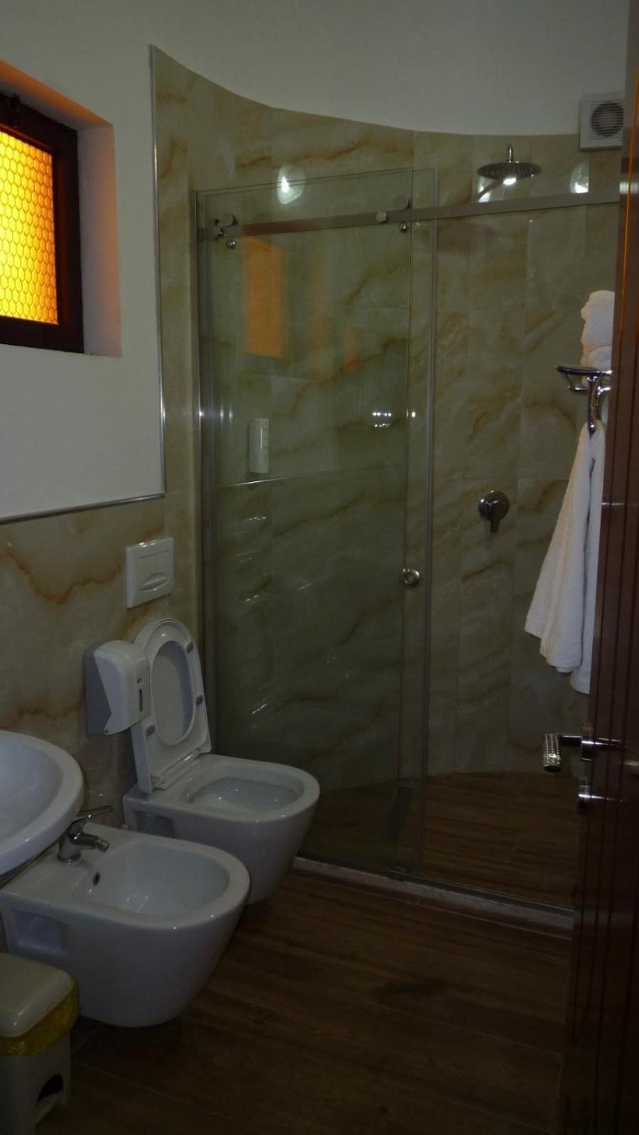 Drini Hotel Rrashbull Экстерьер фото