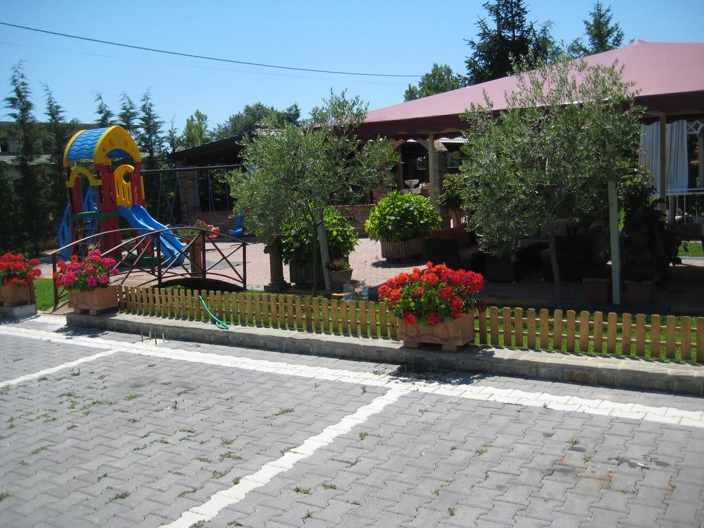 Drini Hotel Rrashbull Экстерьер фото